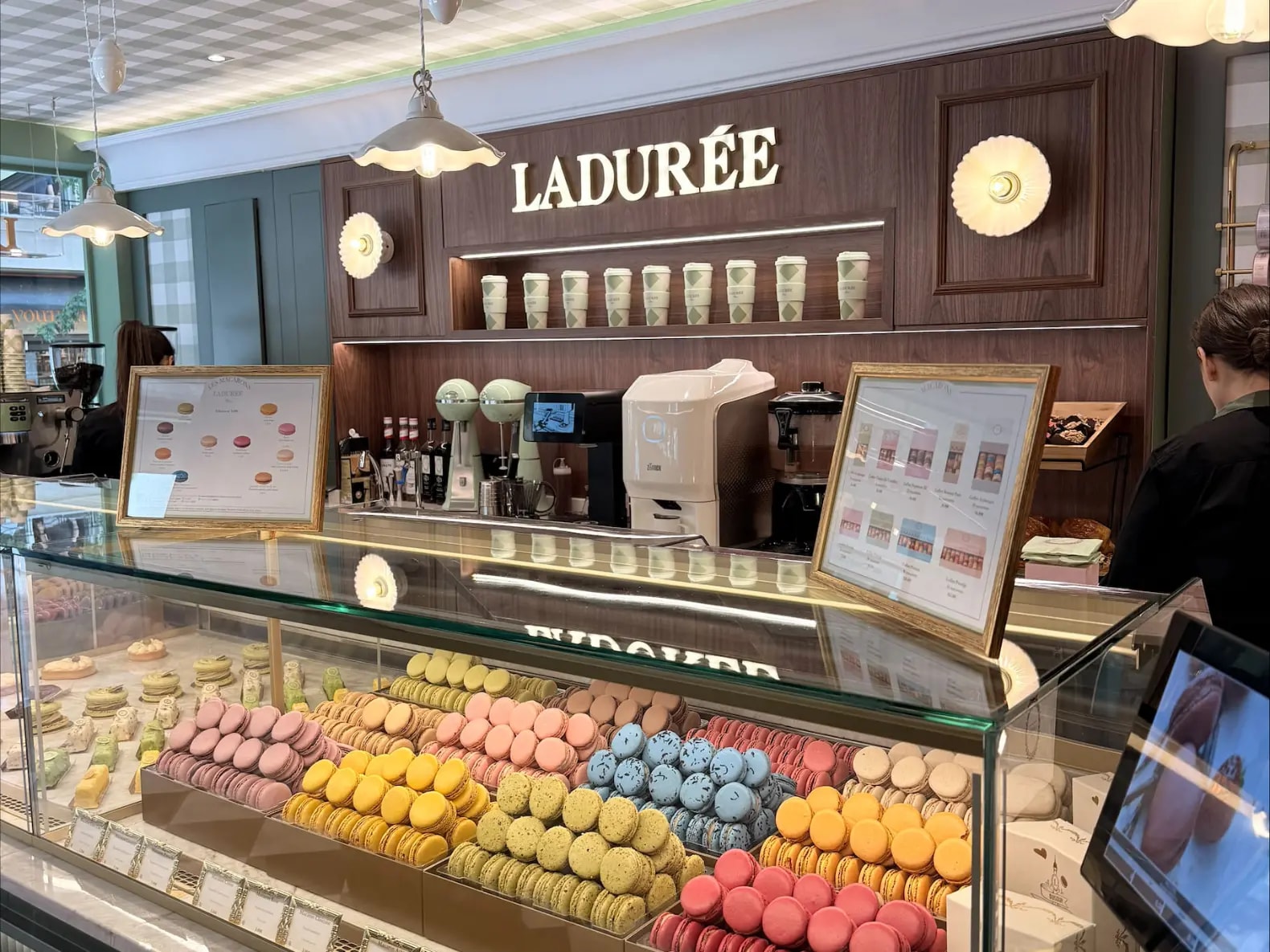 Ladurée Coffee Shop in Kolonaki, Athens